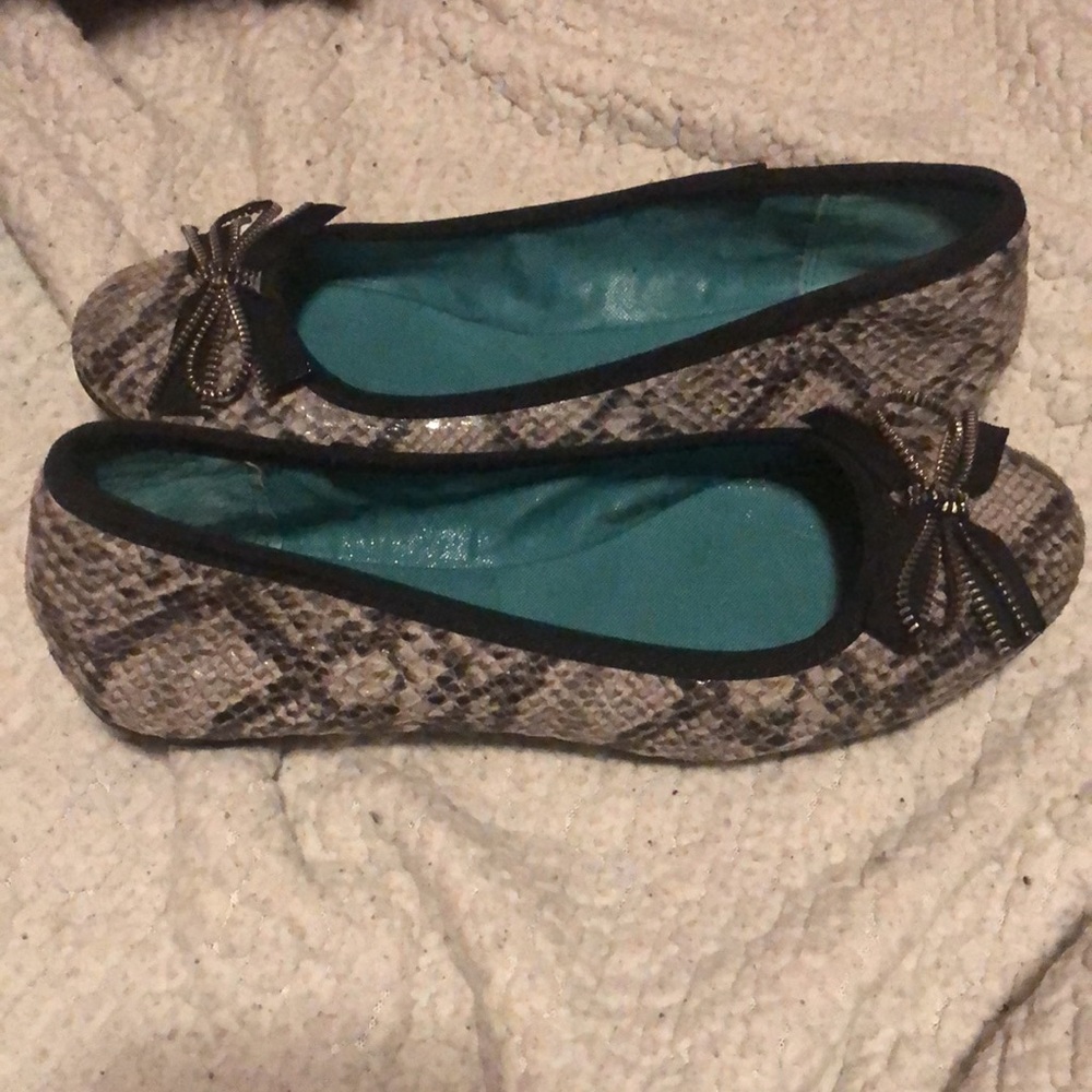 Style&co. Faux snakeskin flats size 6.5 - Picture 2 of 4